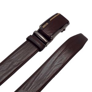 کمربند چرمی مردانه مدل KT650 با سگک ریلی فلزی — Men’s leather belt model KT650 with metal ratchet buckle.
