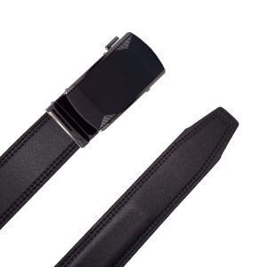 کمربند مردانه چرم طبیعی گاوی مشکی با مکانیزم ریلی بدون سوراخ، نمای کامل از جلو — Full front view of men’s black genuine cow leather ratchet belt, hole‑free adjustment mechanism.