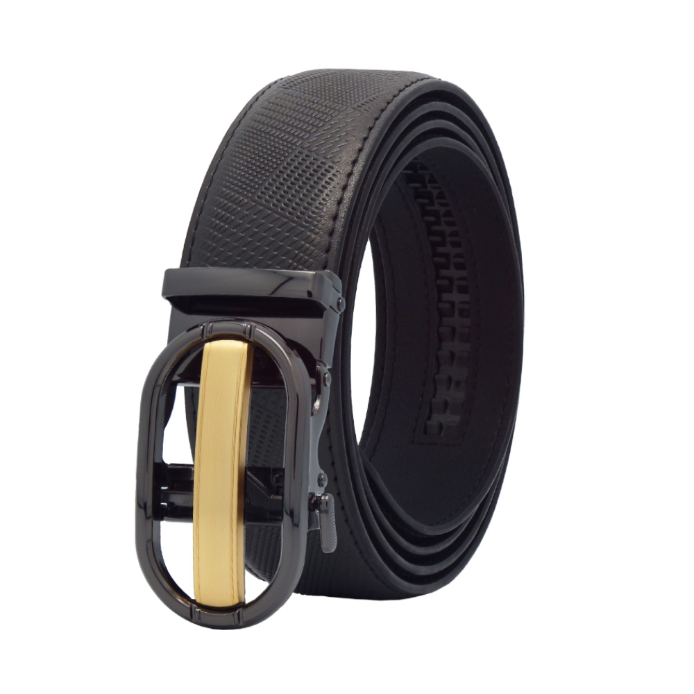 5001NU7012 جزئیات سگک ریلی فلزی کمربند چرم طبیعی مردانه | Close-up of metal ratchet buckle on men’s genuine leather belt