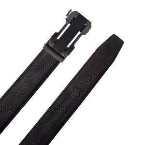 کمربند چرم گاوی مردانه رنگ مشکی، اکسسوری کاربردی برای استفاده روزانهMen’s black cowhide leather belt, a practical accessory for everyday use